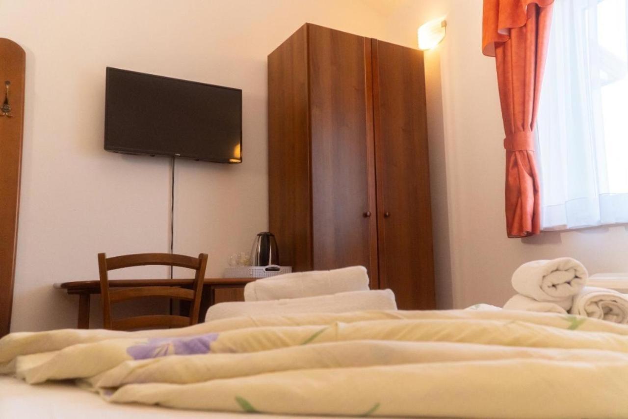 Apartments&Rooms Villa Chiara Krnica Esterno foto