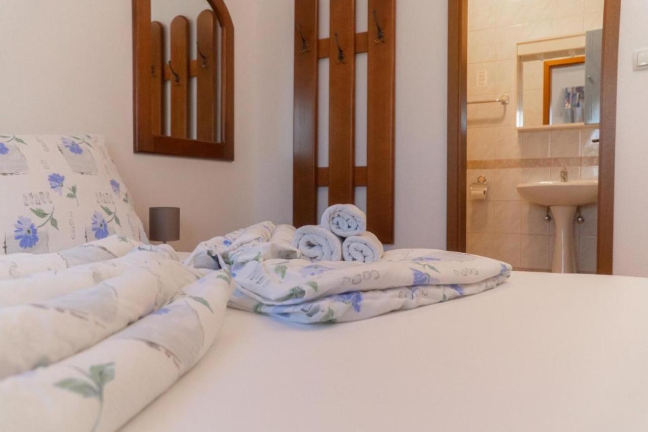 Apartments&Rooms Villa Chiara Krnica Esterno foto