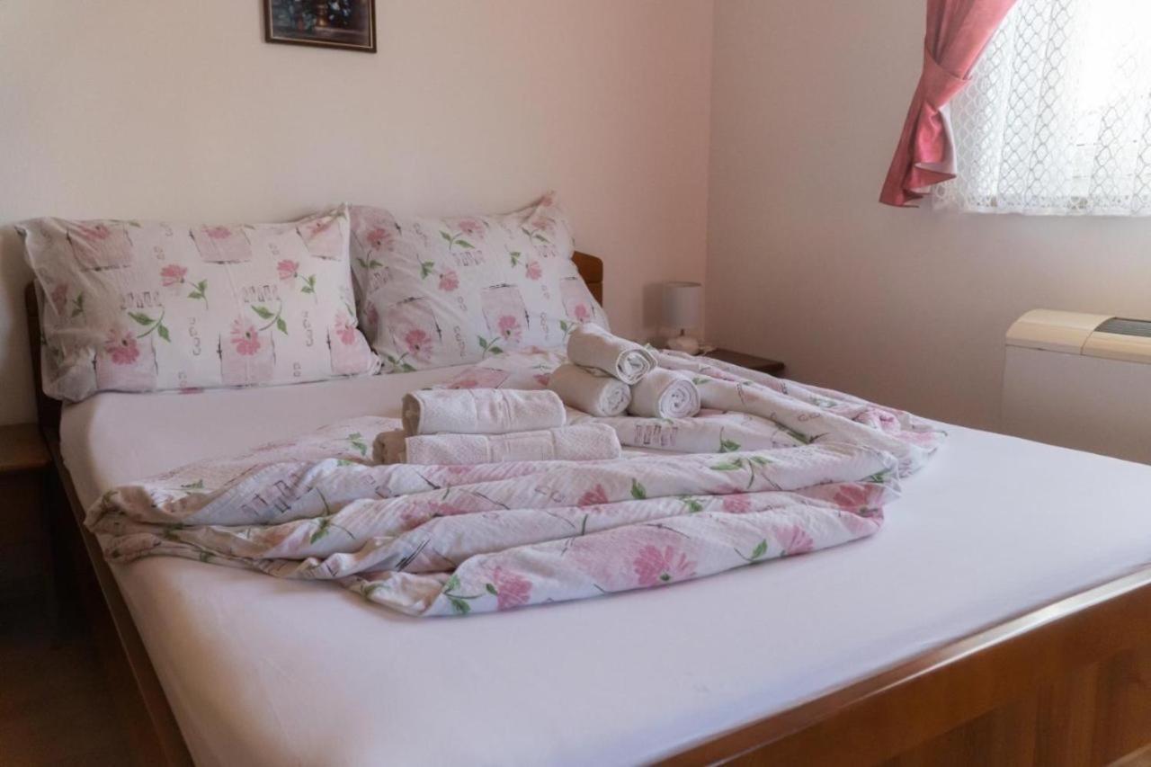 Apartments&Rooms Villa Chiara Krnica Esterno foto
